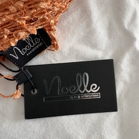 New Noelle Women's‎ Coral Peach Orange Scarf Long Fringe Netting Soft Dressy - Picture 4 of 4